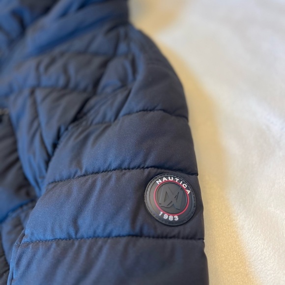 Nautica Women's Black Hooded Puffer jacket Size XL - Picture 3 of 10